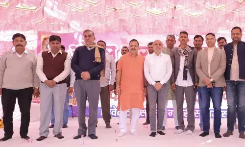 जिलास्तरीय क्रिकेट व रस्साकसी प्रतियोगिता का हुआ शुभारंभ जिलास्तरीय क्रिकेट व रस्साकसी प्रतियोगिता का हुआ शुभारंभ