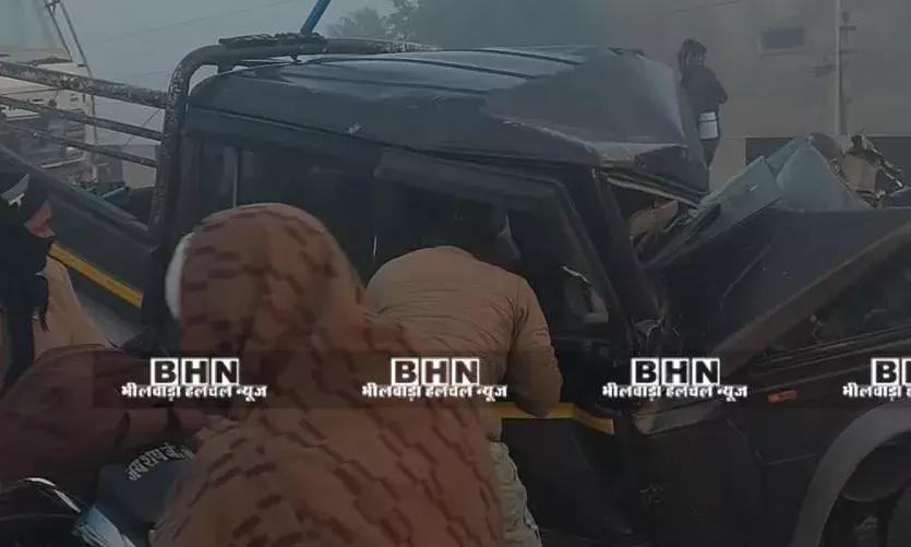 भीलवाड़ा में घना कोहरा बना हादसे की वजह, मांडल ओवर ब्रिज पर टैंकर पिकअप की जबरदस्त भिड़ंत