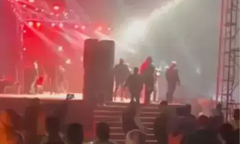 बांग्लादेश में मशहूर सिंगर जेम्स के कॉन्सर्ट पर भीड़ का हमला, कई लोग घायल