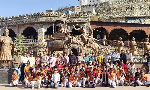 विद्यार्थियों ने किया हल्दीघाटी और नाथद्वारा का शैक्षिक भ्रमण