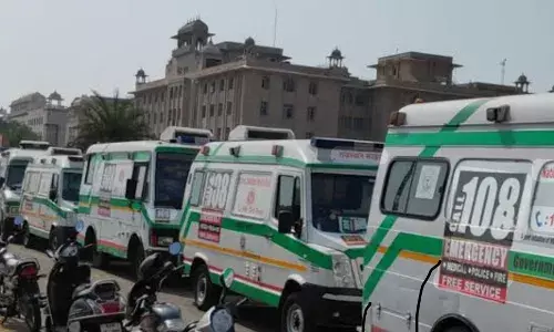 108 और 104 एम्बुलेंस सेवाएं रविवार को रात 12 बजे से बंद, कर्मचारियों ने कार्य बहिष्कार का ऐलान