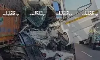 पुर हाईवे पर भीषण सड़क हादसा, कंटेनर ट्रेलर से टकराया, चालक की दर्दनाक मौत, लंबा जाम लगा
