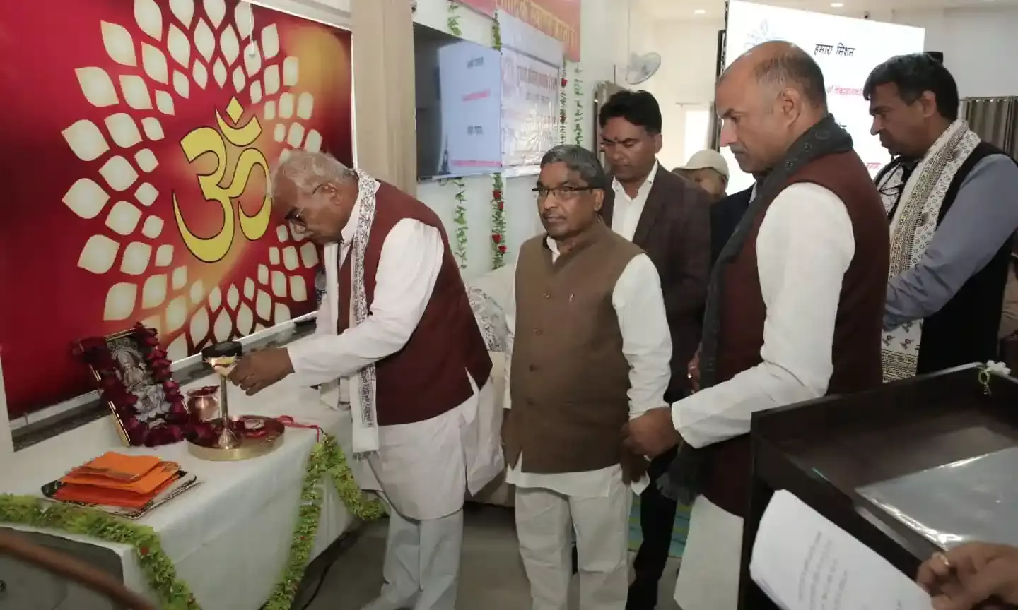 राजस्थान के शिक्षा मंत्री दिलावर ने दीप प्रज्जवलन कर किया जीसा शिविर का शुभारम्भ