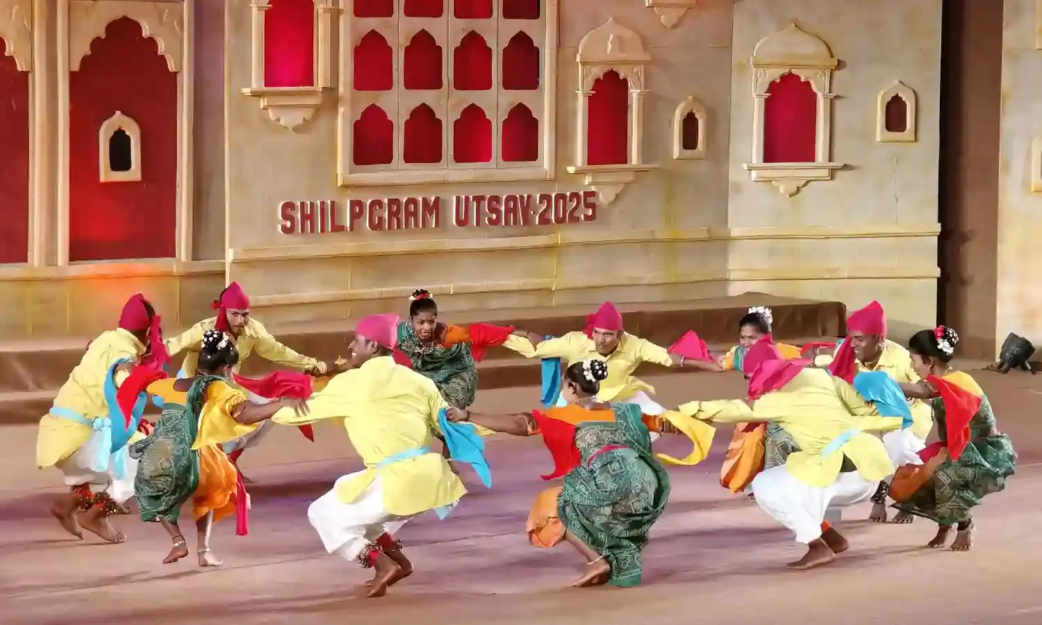 मुक्ताकाशी मंच पर कई राज्यों की लोक संस्कृति की झलक देख दर्शक हुए अभिभूत