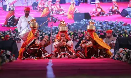 लावणी से कालबेलिया तक, संस्कृति की हर थाप पर झूमे चित्तौड़वासी