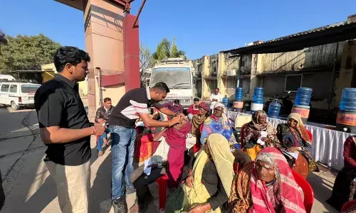 मानव सेवा का क्रम चौथे दिन भी जारी, नेत्र रोगियों को मिला रहा उत्कृष्ट इलाज