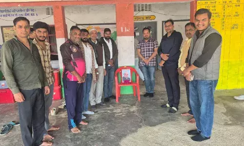 महुआ में पर्व प्रधानमंत्री अटल बिहारी वाजपेई जी की तस्वीर पर पुष्पांजलि अर्पित की