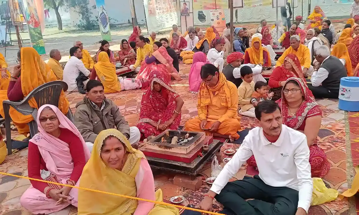 24 कुंडीय गायत्री महायज्ञ के साथ गुरुदीक्षा संस्कार संपन्न