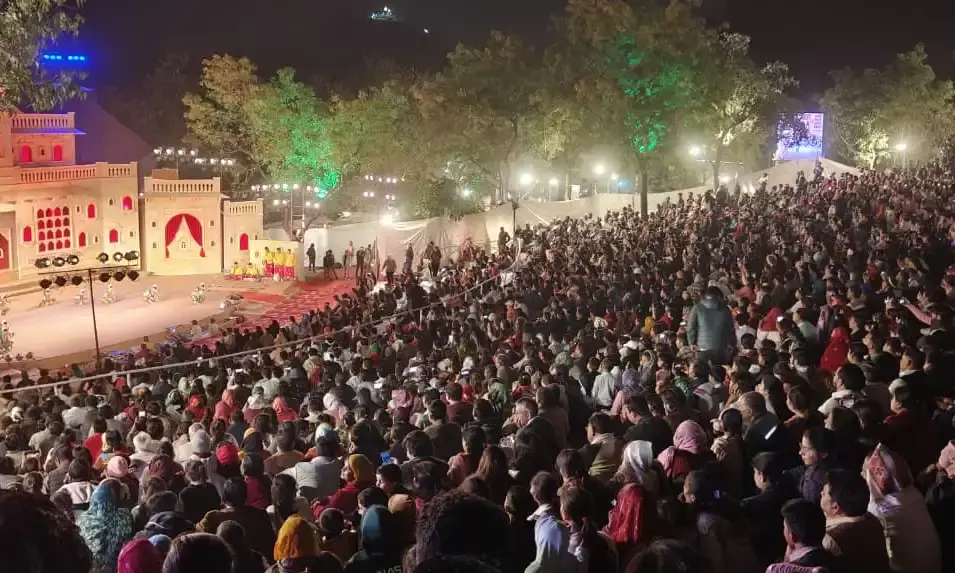 लोक संस्कृतियों के अनूठे मिलन से हुई उत्सव की थीम ‘लोक के रंग-लोक के संग’ साकार