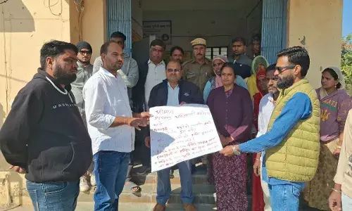 आसींद में नेशनल हाईवे 158 के क्षतिग्रस्त हिस्से के निर्माण की मांग को लेकर ग्रामीणों का आक्रोश, खून से ल‍िखा पत्र,  देह त्याग की दी चेतावनी