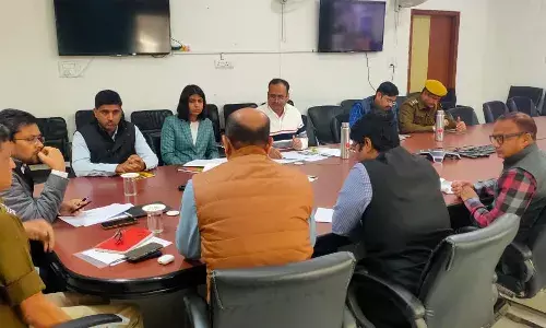 जिला कलक्टर व एसपी ने वीडियो कांफ्रेन्स के माध्यम से ली बैठक