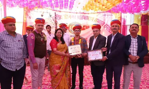 501 प्रतिभाओं का किया सम्मान, शिक्षा को बताया समाज की प्रगति का आधार