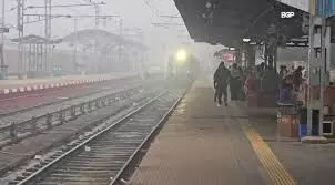 जाना था गया, ट्रेन पहुंच गई भागलपुर… जोनल तालमेल की कमी से यात्री ठंड में फंसे जाना था गया, ट्रेन पहुंच गई भागलपुर… जोनल तालमेल की कमी से यात्री ठंड में फंसे