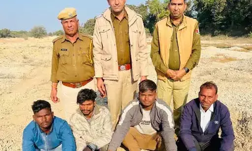 आसींद में अवैध बजरी दोहन पर पुलिस की बड़ी कार्रवाई, चार ट्रैक्टर, दो जेसीबी जब्त, चार युवक गिरफ्तार