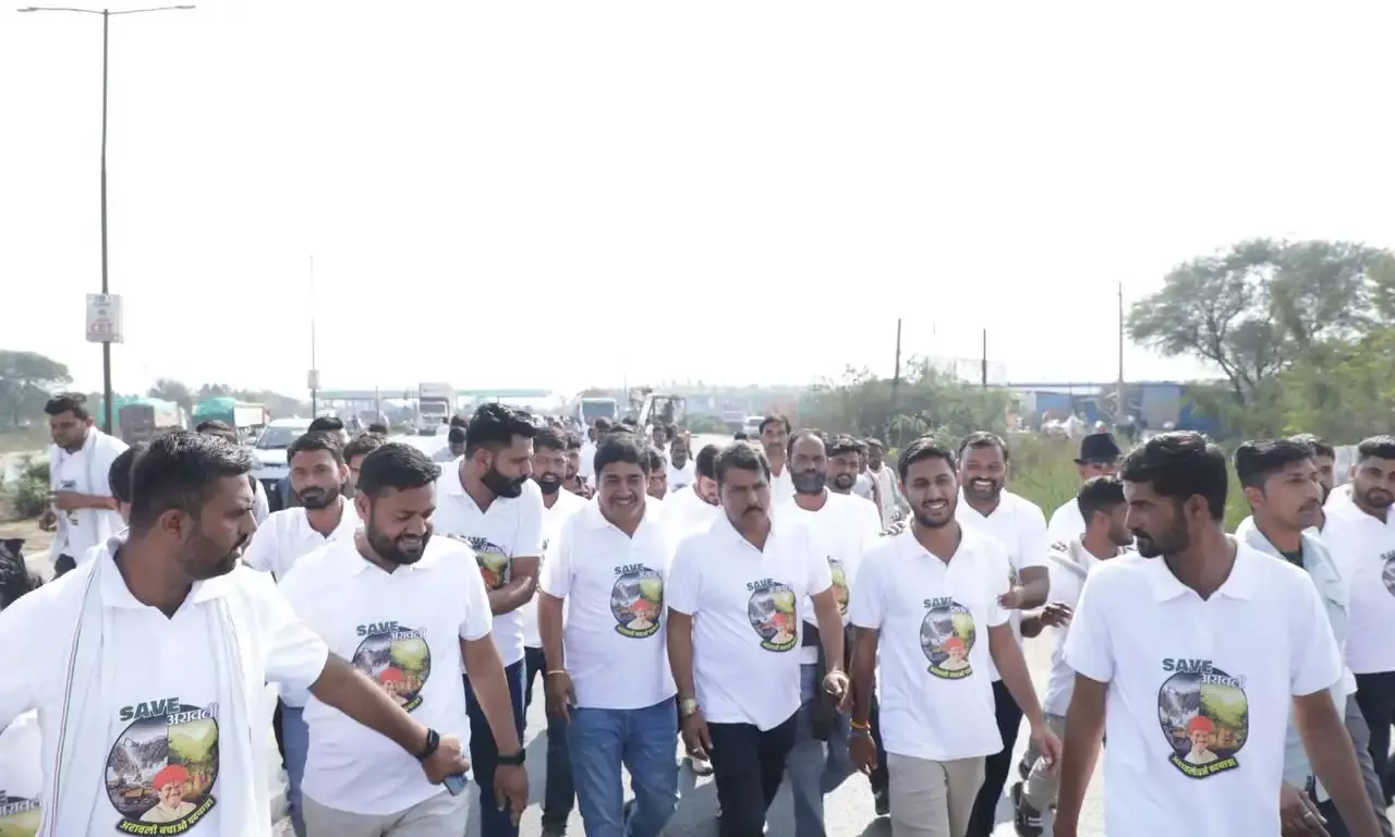 निंबाहेड़ा में युवा कांग्रेस व एनएसयूआई की 35 किमी अरावली बचाओ पदयात्रा