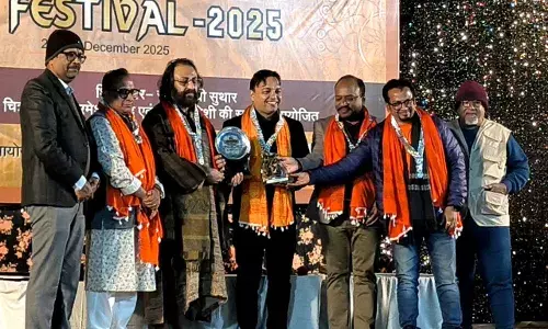 उज्जैन अंतर्राष्ट्रीय कलापर्व में उदयपुर के चित्रसेन को राष्ट्रीय अभ्युदय सम्मान उज्जैन अंतर्राष्ट्रीय कलापर्व में उदयपुर के चित्रसेन को राष्ट्रीय अभ्युदय सम्मान