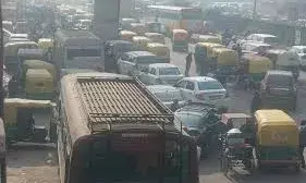 निजी बसों की छत पर सीढ़ी और कैरियर हटाने का आदेश, 31 दिसंबर तक पालन अनिवार्य