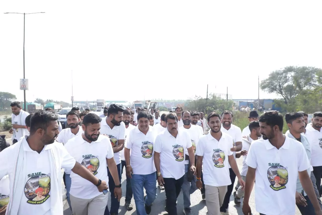 निंबाहेड़ा में युवा कांग्रेस व एनएसयूआई की 35 किमी अरावली बचाओ पदयात्रा निंबाहेड़ा में युवा कांग्रेस व एनएसयूआई की 35 किमी अरावली बचाओ पदयात्रा