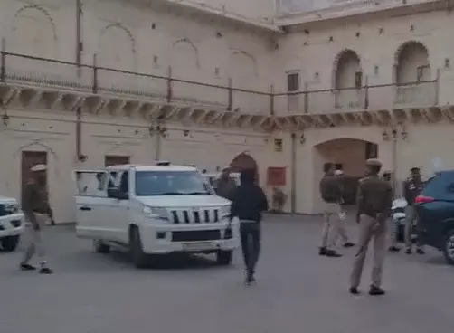 नूपुर शर्मा ने श्रीनाथजी के दर्शन किए, नववर्ष से पहले लिया श्रीजी का आशीर्वाद नूपुर शर्मा ने श्रीनाथजी के दर्शन किए, नववर्ष से पहले लिया श्रीजी का आशीर्वाद