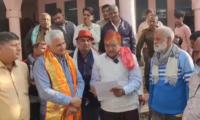 लगेज नियमों की सख्ती पर निजी बस संचालकों का विरोध, डीटीओ को सौंपा ज्ञापन लगेज नियमों की सख्ती पर निजी बस संचालकों का विरोध, डीटीओ को सौंपा ज्ञापन