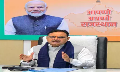 मुख्यमंत्री की सख्त कार्रवाई - दोषी 2 चिकित्सा अधिकारियों की सेवा समाप्त, 4 सेवानिवृत्त चिकित्सकों सहित 5 की पेंशन रोकी