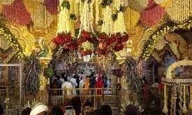 नए साल पर श्री सांवलिया सेठ मंदिर की सजावट, चार लाख फूलों से महका परिसर