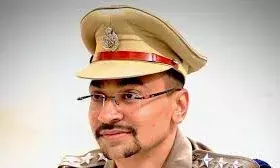 एपीओ चल रहे आरपीएस अधिकारी रितेश गिरफ्तार, एक करोड़ की मांग का आरोप