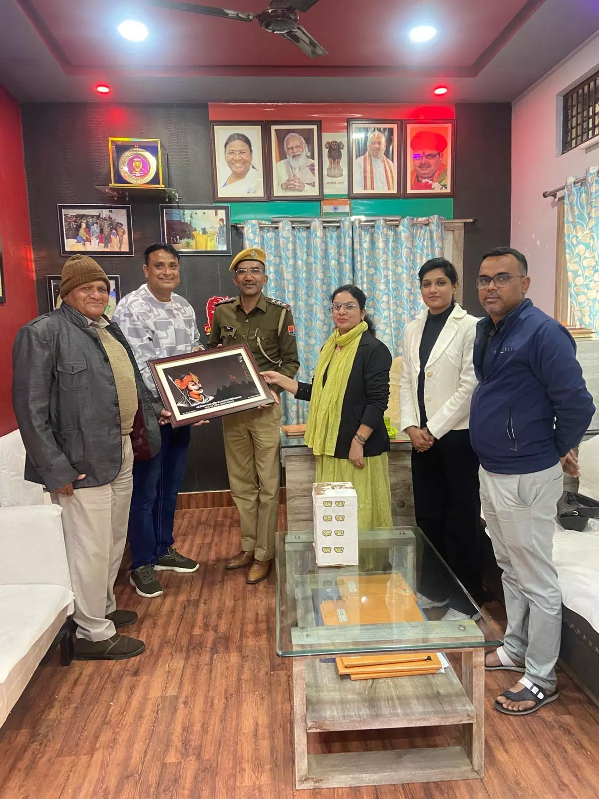 सीईओ सिटी सुभाष नगर थाना केलाश विश्नोई ने नशामुक्त भाइयों का किया सम्मान सीईओ सिटी सुभाष नगर थाना केलाश विश्नोई ने नशामुक्त भाइयों का किया सम्मान