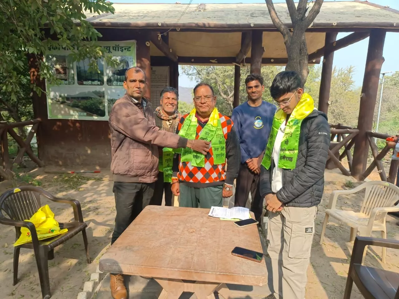 हमीरगढ़ इको पार्क में पूर्व मंत्री गुर्जर ने वन विकास कार्यों का किया निरीक्षण हमीरगढ़ इको पार्क में पूर्व मंत्री गुर्जर ने वन विकास कार्यों का किया निरीक्षण