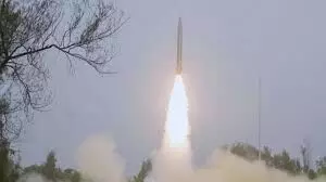 डीआरडीओ ने प्रलय मिसाइल का सफल लॉन्च कर हासिल की बड़ी उपलब्धि डीआरडीओ ने प्रलय मिसाइल का सफल लॉन्च कर हासिल की बड़ी उपलब्धि