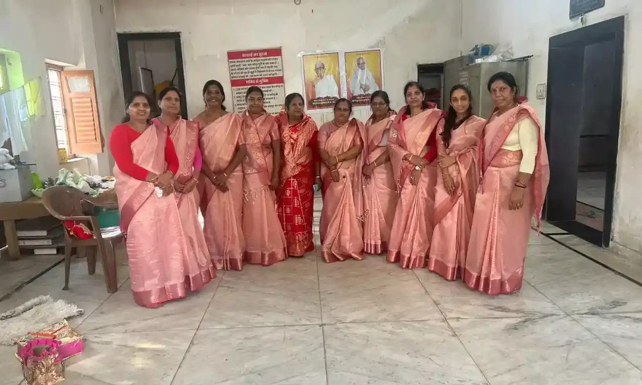 नववर्ष पर बापू नगर में स्नात्र पूजा का आयोजन