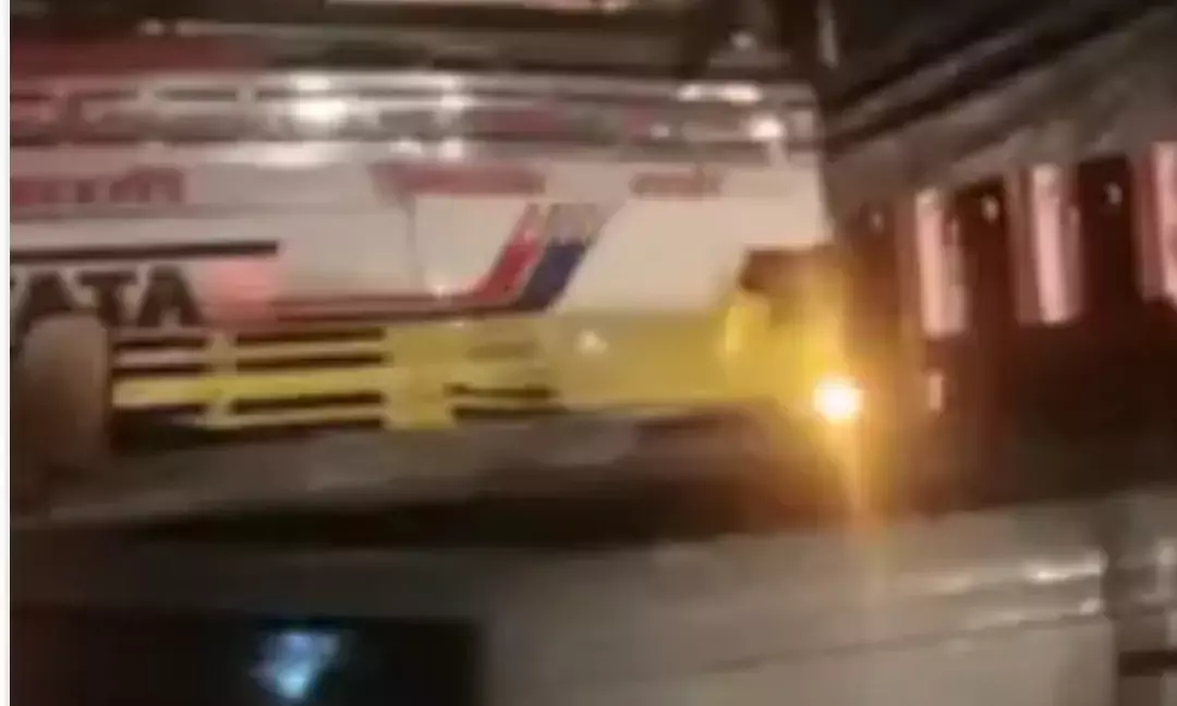 घने कोहरे में ट्रेलर ने ऑटो और पिकअप को रौंदा, बीकानेर में चार की मौत घने कोहरे में ट्रेलर ने ऑटो और पिकअप को रौंदा, बीकानेर में चार की मौत