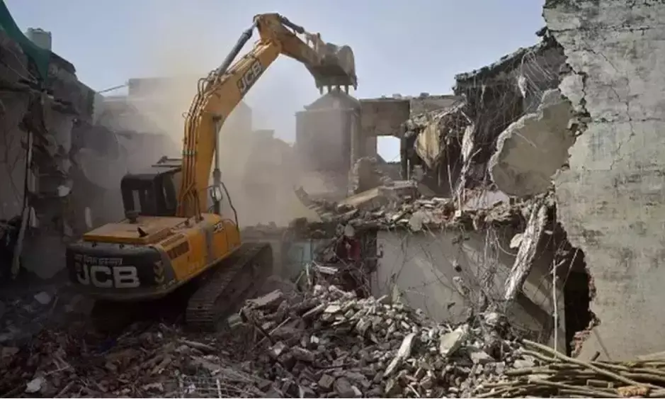 चौमूं हिंसा के बाद प्रशासन का सख्त रुख, अवैध निर्माण पर चला बुलडोजर