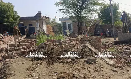 जांगिड़ छात्रावास के पास अतिक्रमण पर चला नगर निगम का बुलडोजर