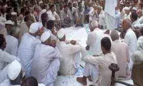 उदयपुर में खाप पंचायत का तुगलकी फरमान, परिवार को गांव से किया बेदखल उदयपुर में खाप पंचायत का तुगलकी फरमान, परिवार को गांव से किया बेदखल