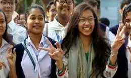 सरकारी स्कूलों की टॉपर छात्राओं को मिलेगा   75 हजार रुपए का पुरस्कार,रजिस्ट्रेशन 8 जनवरी तक