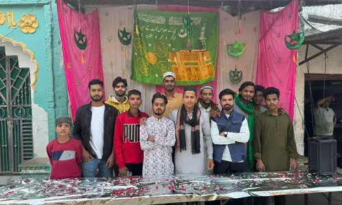 13 रजब: जहाजपुर में मौला अली के यौमे-विलादत पर परचम कुशाई, लंगर तकसीम कर मनाया जश्न