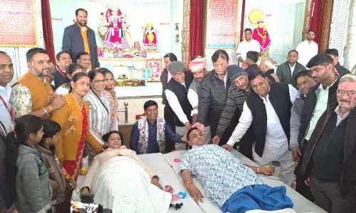 न चढ़ता है पैसा, न चढ़ता है दान - ऐसा हैं श्रीबाबाधाम,विनीत बाबा ने सपत्नी 23  वीं बार किया रक्तदान