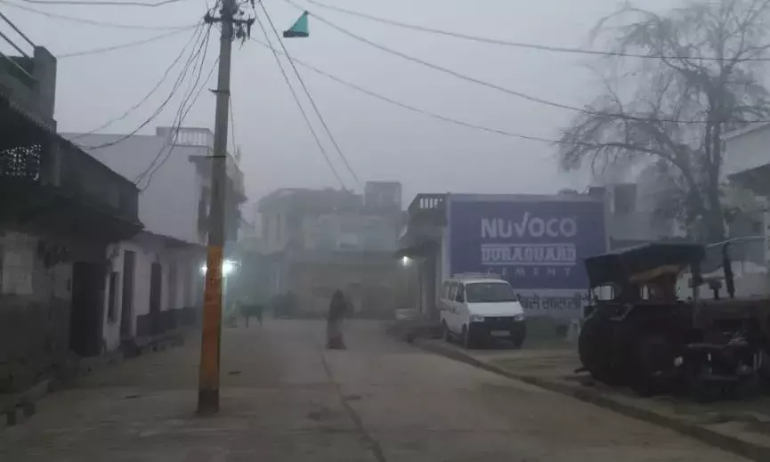 देर से निकली धूप से चौराहों पर भीड़, खेती और व्यापार प्रभावित