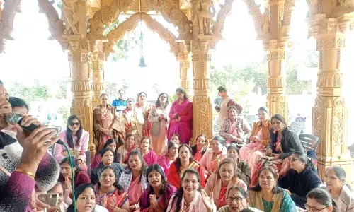 भक्ति और सेवा का संगम: शास्त्री नगर माहेश्वरी महिला संगठन ने सांवरिया मंदिर में गाए भजन, लगाया राजभोग