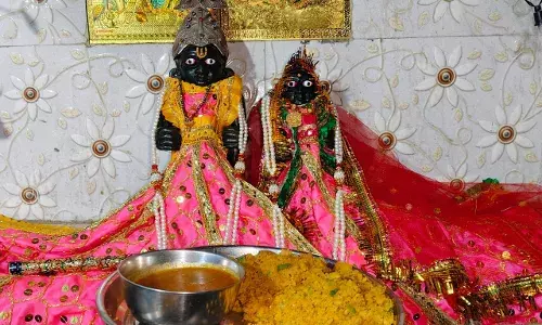 ढ़ेलाणा चारभुजानाथ को लगाया दाल ढोकला का भोग