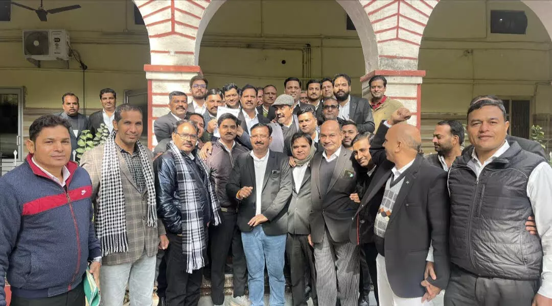 प्रस्तावित सांध्यकालीन न्यायालय संचालन का किया विरोध प्रस्तावित सांध्यकालीन न्यायालय संचालन का किया विरोध