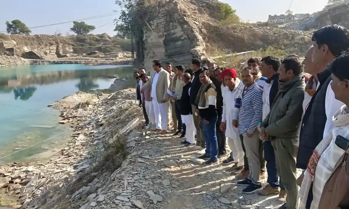 खदानों के जल से सिंचाई योजना को लेकर विधायक कृपलानी का स्थलीय निरीक्षण