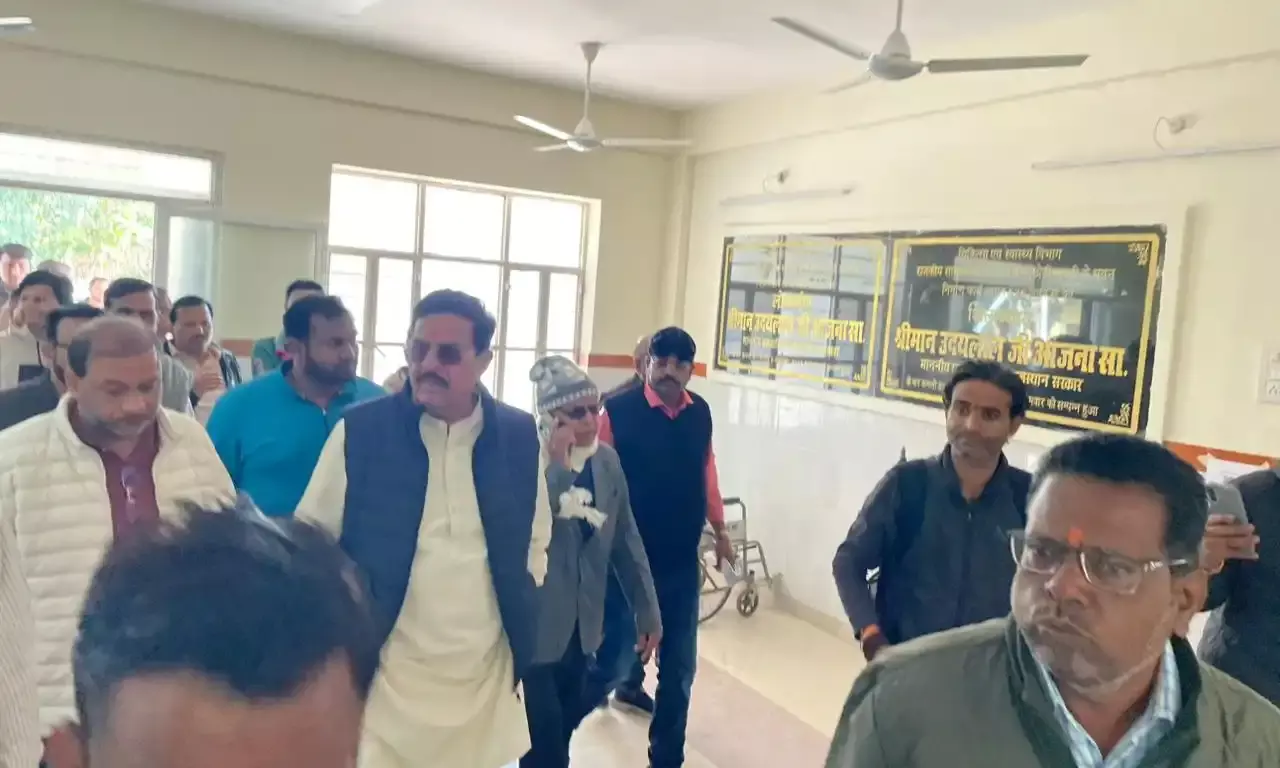 पूर्व मंत्री आंजना ने उप जिला चिकित्सालय छोटीसादड़ी का किया निरीक्षण