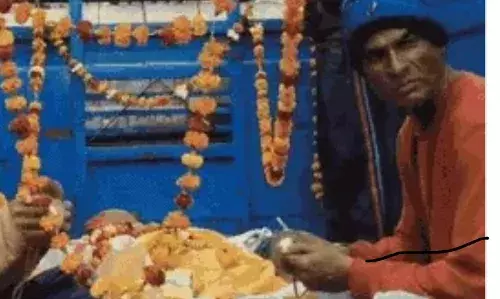 मौत पर साथ चलने वाला डॉगसा खुद बना विदाई का केंद्र, गांव ने पूरे सम्मान से किया  कुत्ते का अंतिम संस्कार