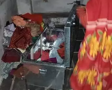 गांगलास गांव में मध्यरात्रि चोरी का भयावह हमला, ग्रामीण घायल, आधा दर्जन से अधिक घरों में चोरी गांगलास गांव में मध्यरात्रि चोरी का भयावह हमला, ग्रामीण घायल, आधा दर्जन से अधिक घरों में चोरी