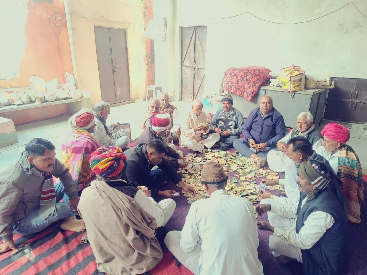 चंवरा का हनुमान जी के दान पात्र खोला, 1.55 लाख की राशि निकली चंवरा का हनुमान जी के दान पात्र खोला, 1.55 लाख की राशि निकली