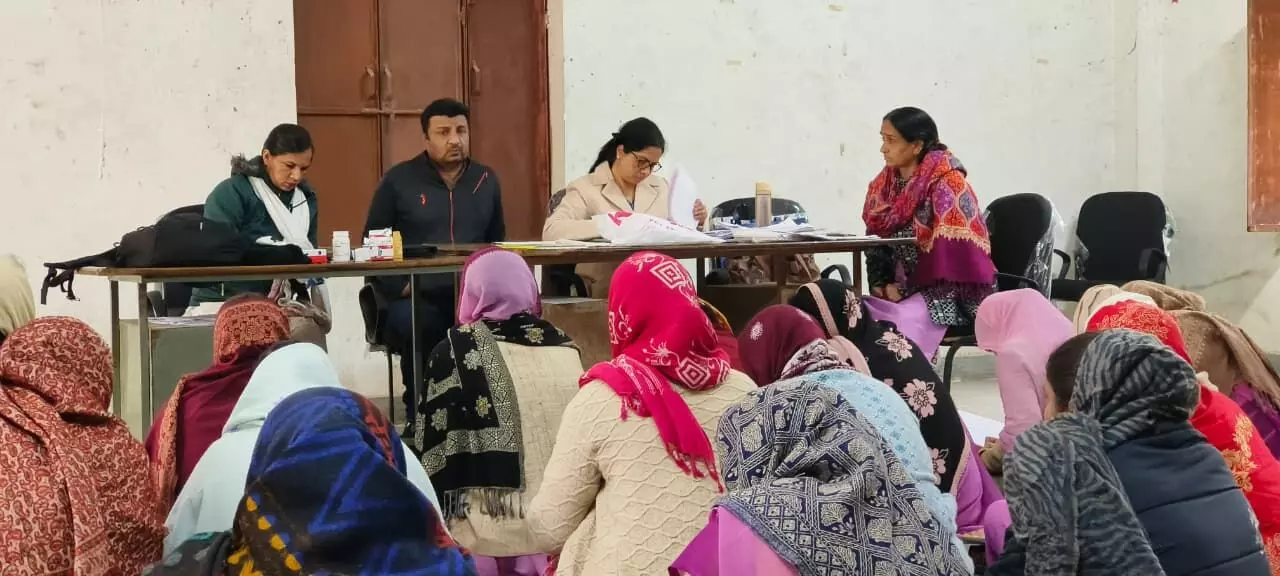 सरदार नगर में स्तन व गर्भाशय ग्रीवा कैंसर जागरूकता कार्यशाला, 70 महिलाओं की जांच सरदार नगर में स्तन व गर्भाशय ग्रीवा कैंसर जागरूकता कार्यशाला, 70 महिलाओं की जांच