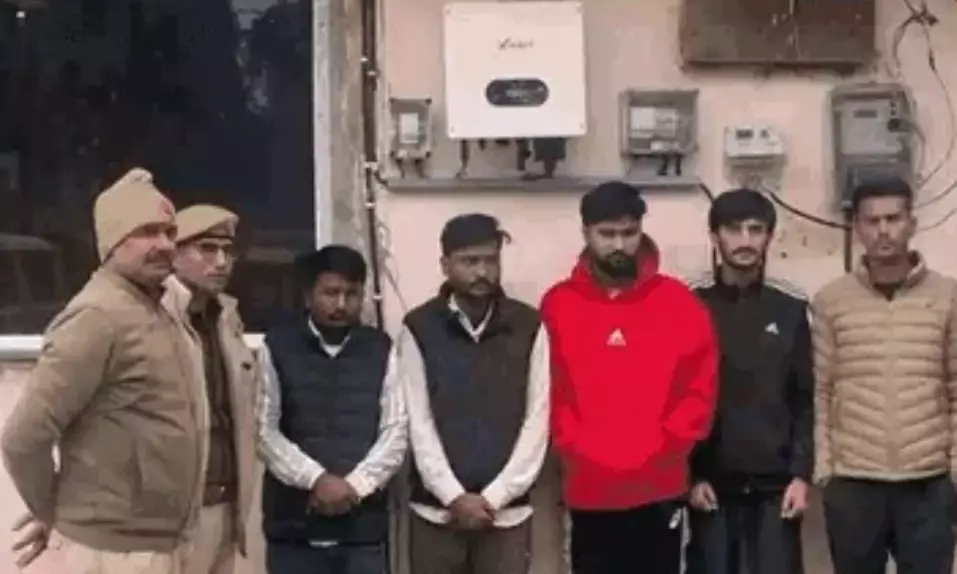 जयपुर में दुबई से ऑनलाइन गेमिंग सट्टा मॉड्यूल का भंडाफोड़, 5 आरोपी गिरफ्तार, एक नाबालिग निरुद्ध जयपुर में दुबई से ऑनलाइन गेमिंग सट्टा मॉड्यूल का भंडाफोड़, 5 आरोपी गिरफ्तार, एक नाबालिग निरुद्ध