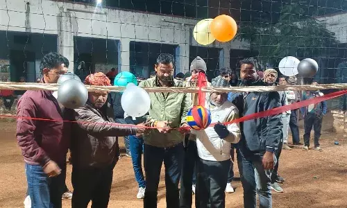 चांद जी की खेड़ी में रात्रिकालीन वालीबाल प्रतियोगिता का शुभारंभ, 21 टीमों ने लिया हिस्सा